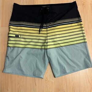 O'Neill Men's Black, Yellow, and Gray Board Shorts